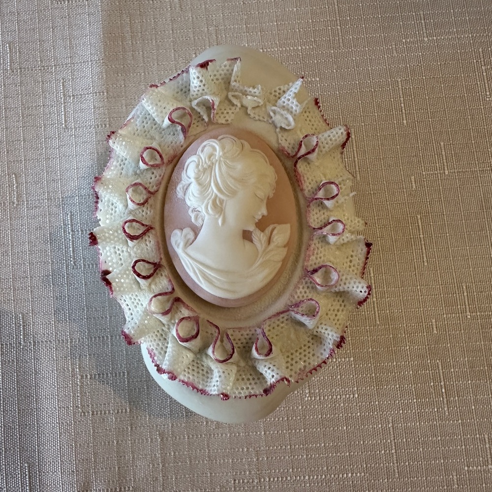 Vintage Cameo Trinket Holder with Ruffled Trim